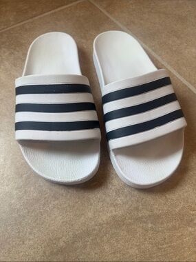 Adidas Adilette Shower Slides UNISEX White EUC
